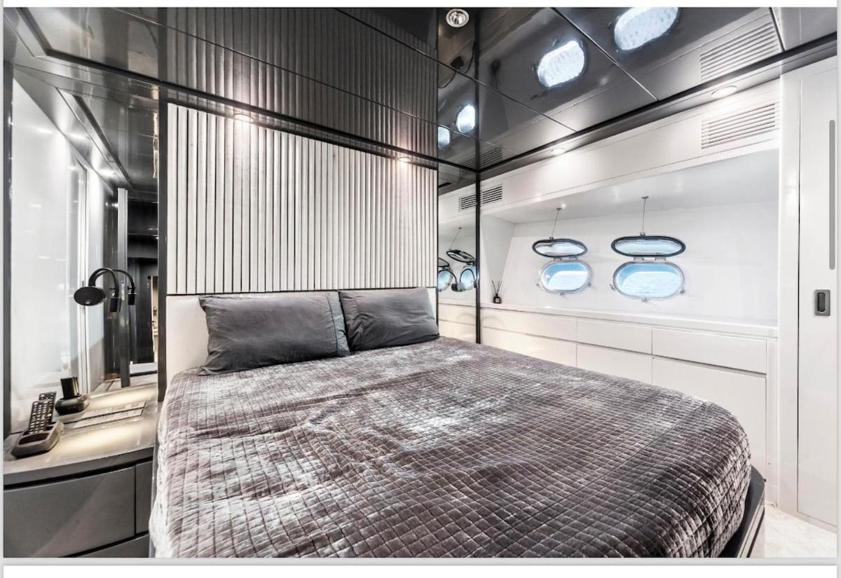 Luxury Yacht Sanlorenzo Bateau-hôtel