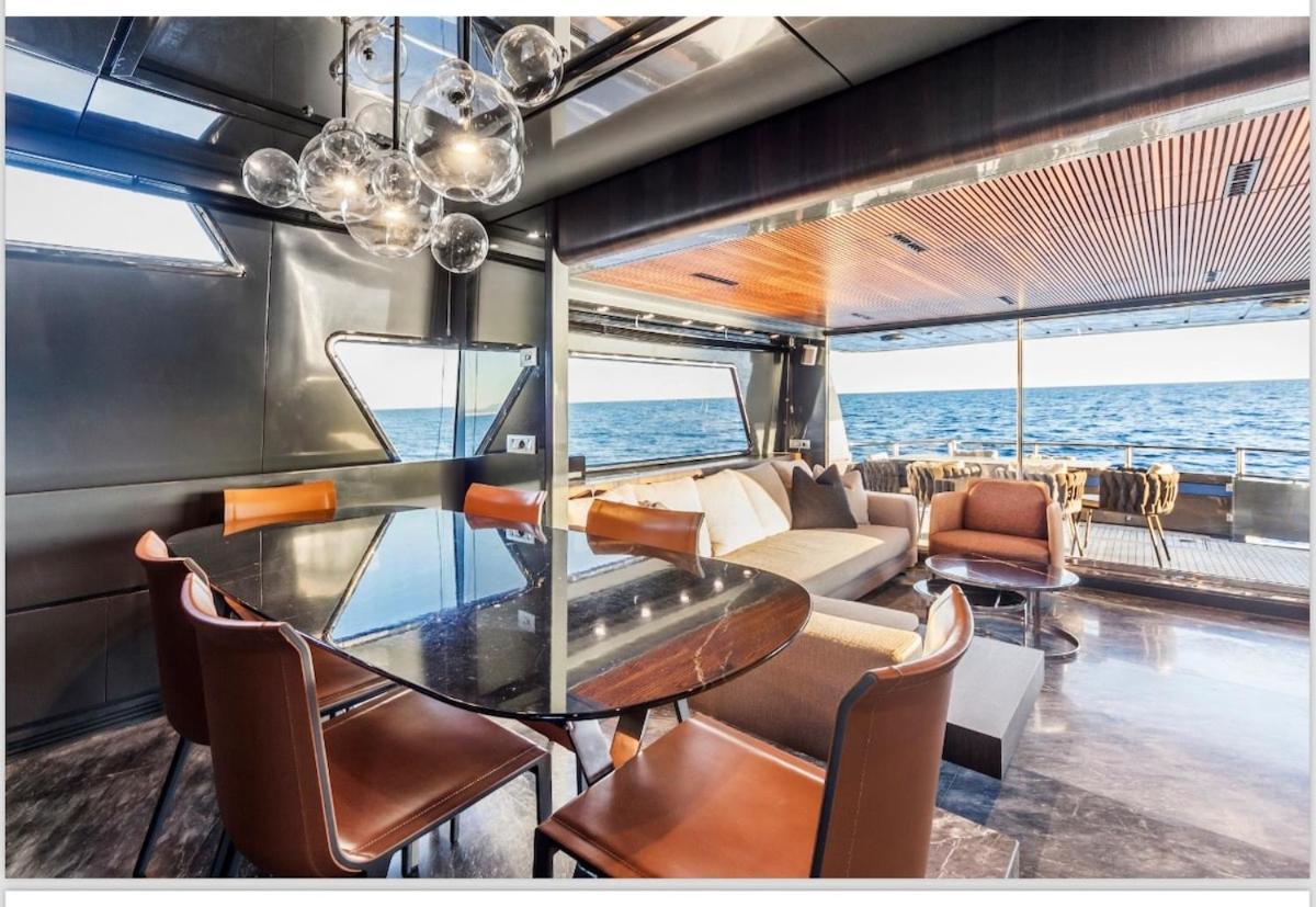 Bateau-hôtel Luxury Yacht Sanlorenzo *